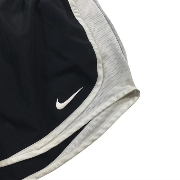BT103 Nike Dri Fit Lions Running Workout Shorts M - Picture 3 of 7